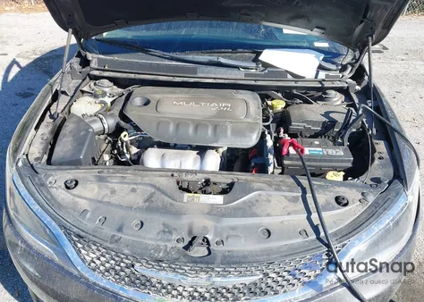 2015 Chrysler 200 Limited z USA, uszkodzony, nr VIN 1C3CCCAB3FN573612